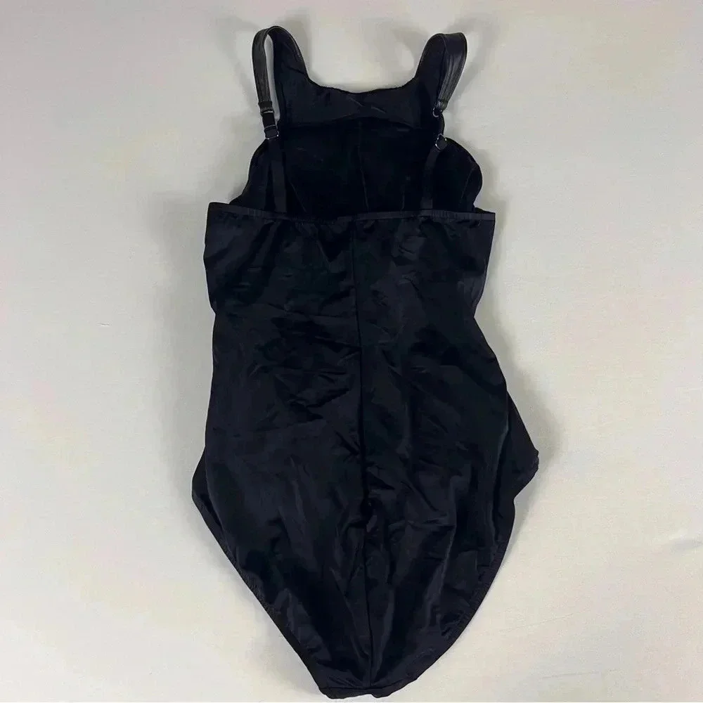 Magicsuit new without
